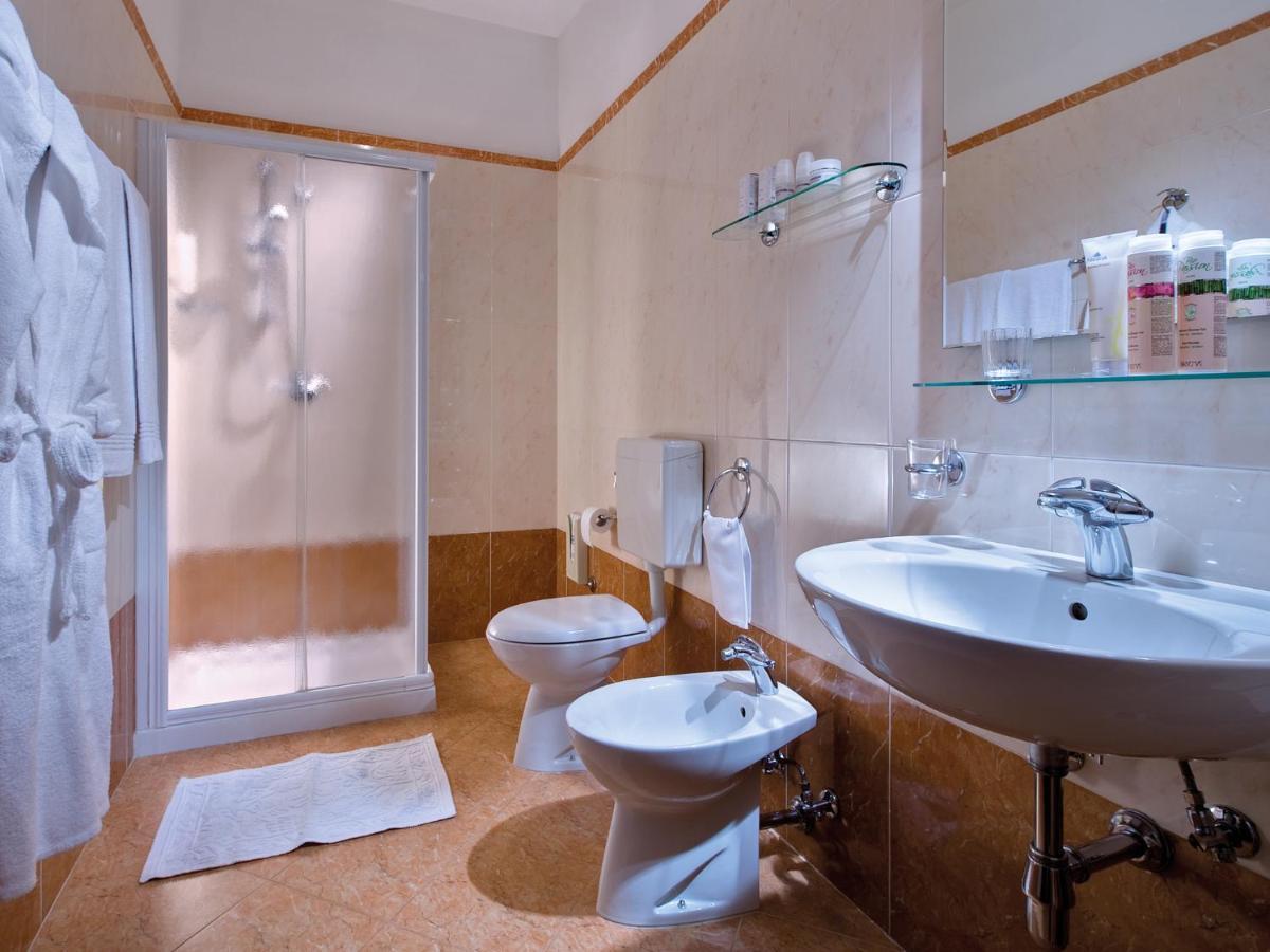 Hotel Terme Marco Polo Монтегрото Терме Екстериор снимка